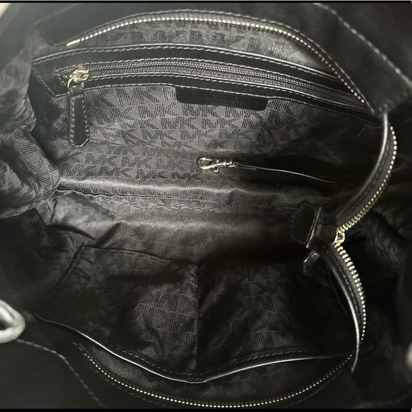 Michael Kors Isabel Large Convertible Shoulder Bag - Picture 4 of 6